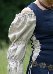 Stredoveká dámska košeľa pod šaty