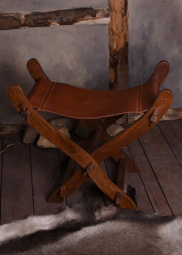 Skladacia stredoveká stolička